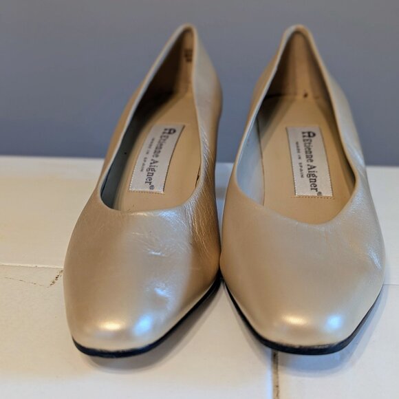 VTG Eitner Aigner Taylor Gold Leather Kitten Heels Size 7.5 Almond Toe Pump - Picture 2 of 8
